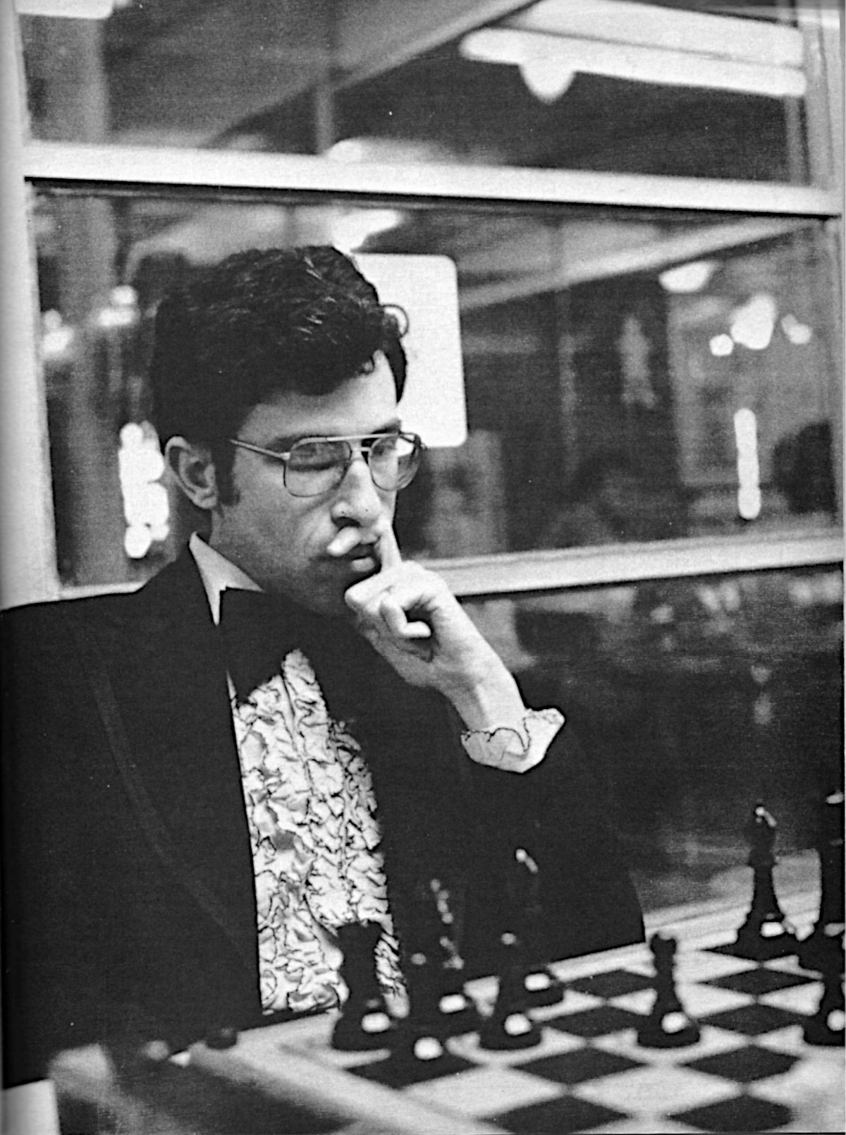 David Levy plays on-line chess against a Control Data Corporation Cyber 176 computer, running Chess 4.7, at the Canadian National Exhibition in Toronto. From Byte, December 1978