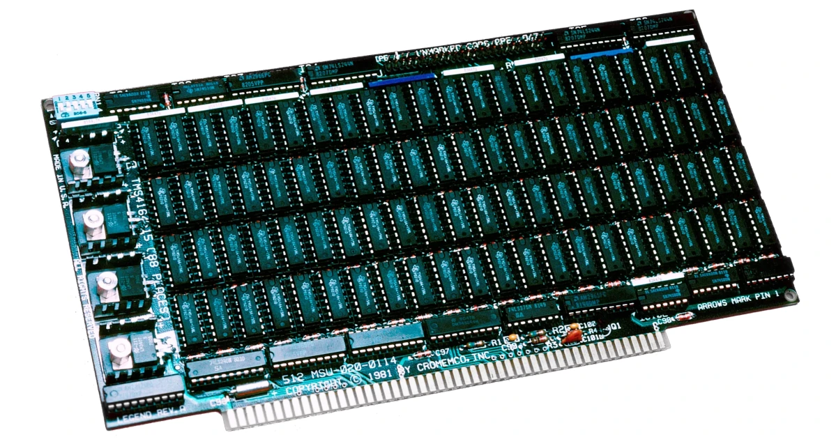 Cromemco's 512 MSU plug-in S-100 board, with no fewer than 88 memory chips required to make up the 512K. Adapted from Wikimedia Commons, CC BY-SA 4.0 Cromemco's 512 MSU plug-in S-100 board, with no fewer than 88 memory chips required to make up the 512K. Adapted from Wikimedia Commons, CC BY-SA 4.0
