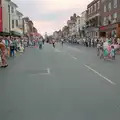 The crowds wait for the carnival on Lymington High Street, The Lymington Carnival, Hampshire - 17th June 1985