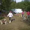 Some huskies are in fine voice, A day at the Husky Races, Lakenheath, Suffolk - 29th February 2004