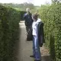 Bill catches up with Suey, A Trip Around Leeds Castle, Maidstone, Kent - 9th May 2004