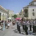 The mimes are still going, A Postcard From Athens: A Day Trip to the Olympics, Greece - 19th August 2004