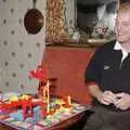 Paul sets up Mousetrap, Christmas Day at the Brome Swan, Brome, Suffolk - 25th December 2004