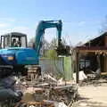 A digger picks off corrugated iron with precision, The SCC Social Club and the  Demolition of Diss Publishing, Ipswich and Diss - 2nd April 2005