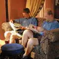 Phil and Paul read the paper in the Burston Crown, BSCC Bike Rides and Fun With Diffraction Gratings, Gissing and Diss - 26th May 2005