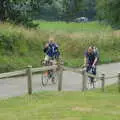 The rest of the 'fast' group turns up, The BSCC Charity Bike Ride, Walberswick, Suffolk - 9th July 2005