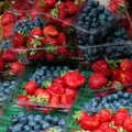 Strawberries and blueberries, Borough Market and North Clapham Tapas, London - 23rd July 2005