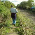 Dan heads off back to Milton Road, Disused Cambridge Railway, Milton Road, Cambridge - 28th October 2005