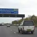 Jo's liking the middle lane of the M25, The BBs On Tour, Gatwick Copthorne, West Sussex - 24th November 2007