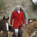 A Member of the Field announces the off, A Boxing Day Hunt, Chagford, Devon - 26th December 2007