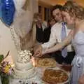 The cutting of the cake, Hani and Anne's Wedding, County Hall, Cambridge - 2nd May 2008