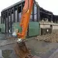 A digger's bucket, Hedwig Visits, and a Mill Road Fire, Brome and Cambridge - 20th November 2008