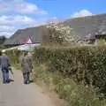 We walk up the hill past the lido, An Easter Weekend in Chagford, Devon - 12th April 2009