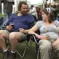 Noddy and Isobel chat, The Cambridge Folk Festival, Cherry Hinton Hall, Cambridge - 1st August 2009