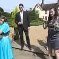 Sean and Jen have beers, Nosher and Isobel's Wedding, Brome, Suffolk - 3rd July 2010