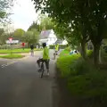 The tandem has gone the wrong way, ½ a mile out, The BSCC Cycling Weekend, The Swan Inn, Thaxted, Essex - 12th May 2012