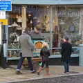 An organ-grinder on St. Nicholas Street, The St. Nicholas Street Fayre, Diss, Norfolk - 9th December 2018