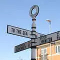 The literal sign says it like it is: to the sea, A Trip to the South Coast, Highcliffe, Dorset - 20th September 2019