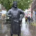 The King John statue on New Conduit Street, A Postcard From Kings Lynn and "Sunny Hunny" Hunstanton, Norfolk - 31st October 2020