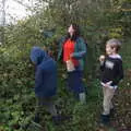 We stop to pick some sloes, To See the Hairy Pigs, Thrandeston, Suffolk - 7th November 2020