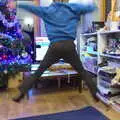 Harry's really getting into star jumps, Joe Wicks and Diss on Saturday, Norfolk - 19th December 2020