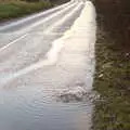 Water bubbles up from the drains near the Stuston S bends, The Christmas Eve Floods, Diss, Norfolk - 24th December 2020