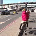 Queueing for the lights on Upper Thames Street, The Last Trip to the SwiftKey Office, Paddington, London - 23rd February 2022