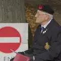 A veteran sits and waits, A B-17 Memorial, The Oaksmere Hotel, Brome, Suffolk - 10th November 2023