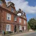 The grand Scole Inn, dating from 1655, A Walk to the Crossways Inn, Scole, Norfolk - 21st April 2024