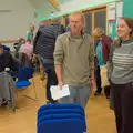 Wavy and Tara after the quiz, Sunflowers, A Quiz at Westhorpe and a GSB Duck Race, Eye - 29th September 2024