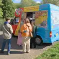 Isobel queues up for ice cream, Sunflowers, A Quiz at Westhorpe and a GSB Duck Race, Eye - 29th September 2024