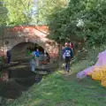 Fred and Harry pass the sacks of ducks, Sunflowers, A Quiz at Westhorpe and a GSB Duck Race, Eye - 29th September 2024