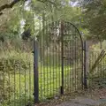 The mysterious Mellis Garden's gates, A Walk to the Railway Tavern, Mellis, Suffolk - 13th October 2024