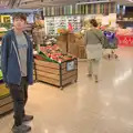 Fred waits by the fruit and vegetables, A Trip to Lloret de Mar, Catalonia, Spain - 27th October 2024