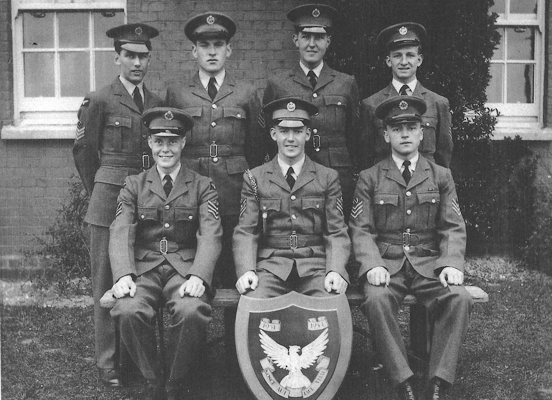 The apprentices who graudated as sergeants