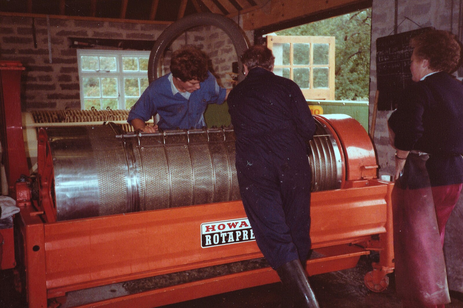 The harvest goes into the press at Wootton from Constructing a Vineyard, Harrow Road, Bransgore, Dorset - 1st September 1981