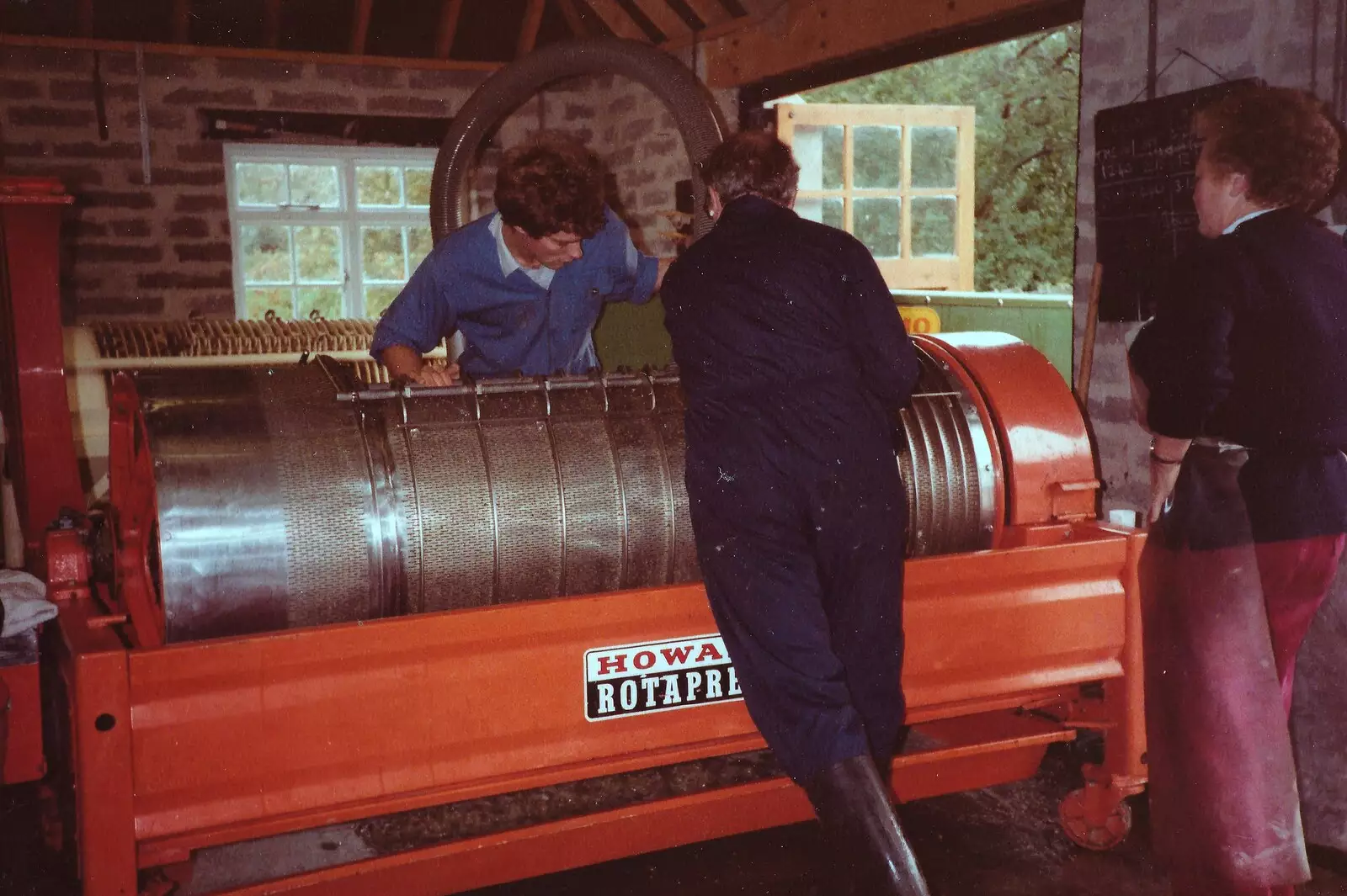 The harvest goes into the press at Wootton, from Constructing a Vineyard, Harrow Road, Bransgore, Dorset - 1st September 1981