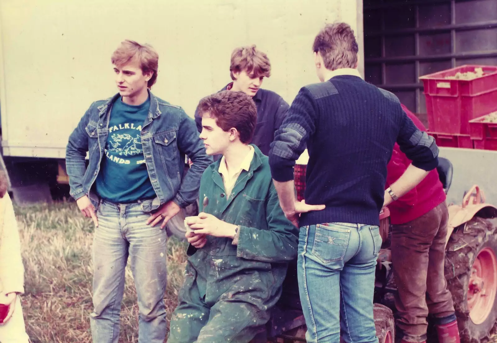 Grape pickers take a break, from Constructing a Vineyard, Harrow Road, Bransgore, Dorset - 1st September 1981