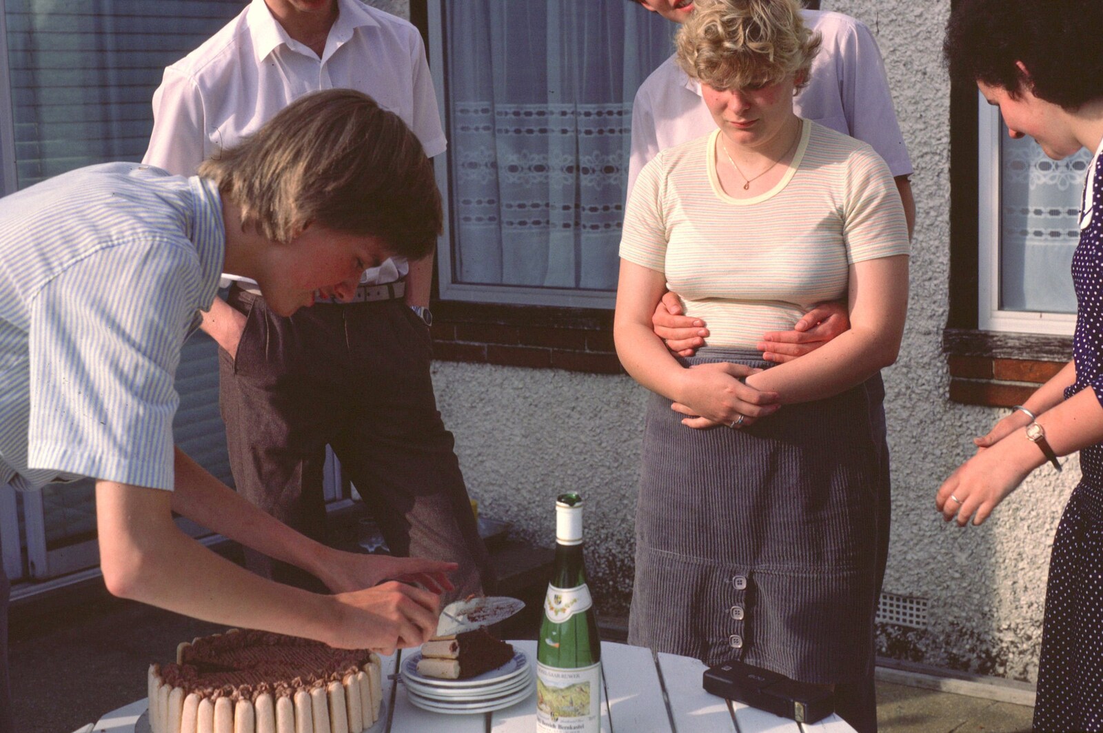 Nosher hands out cake from Nosher's 18th pre-Birthday and College Miscellany, Sway and Brockenhurst - 22nd May 1985