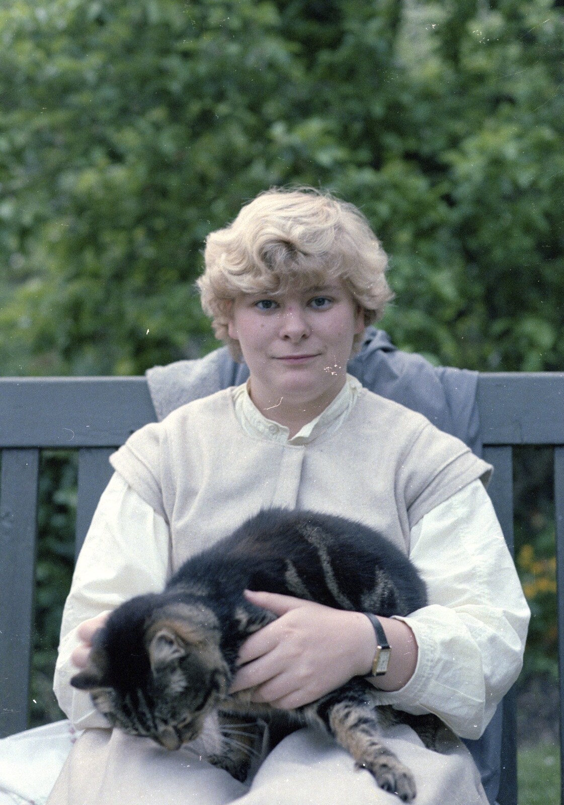 Nosher's 18th Birthday, Barton on Sea, Hampshire - 26th May 1985: Anna and Florence the cat