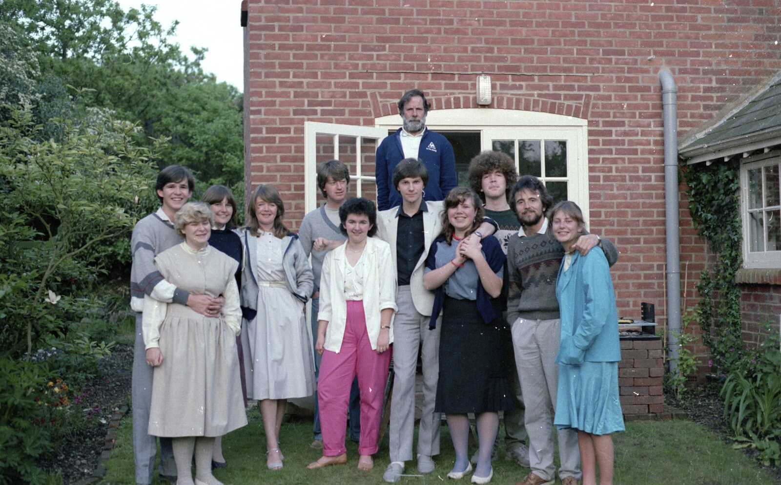 Nosher's 18th Birthday, Barton on Sea, Hampshire - 26th May 1985: Group photo