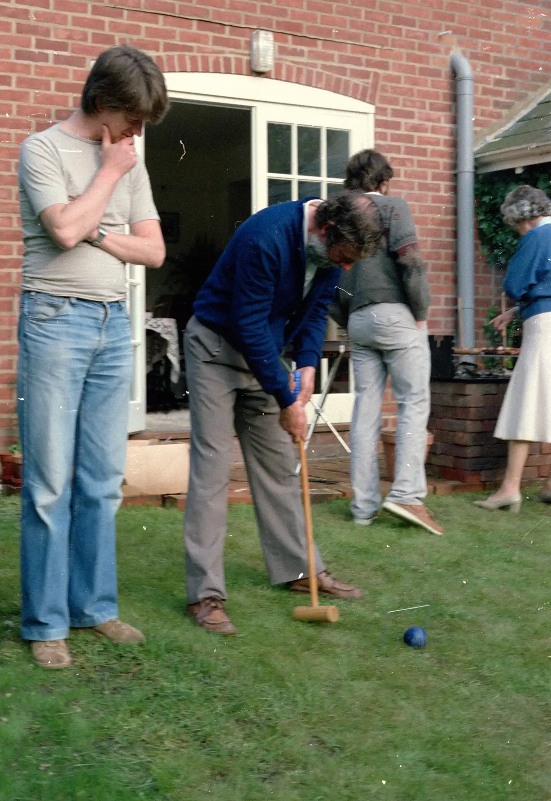 Andy Campbell plays croquet, from Nosher's 18th Birthday, Barton on Sea, Hampshire - 26th May 1985