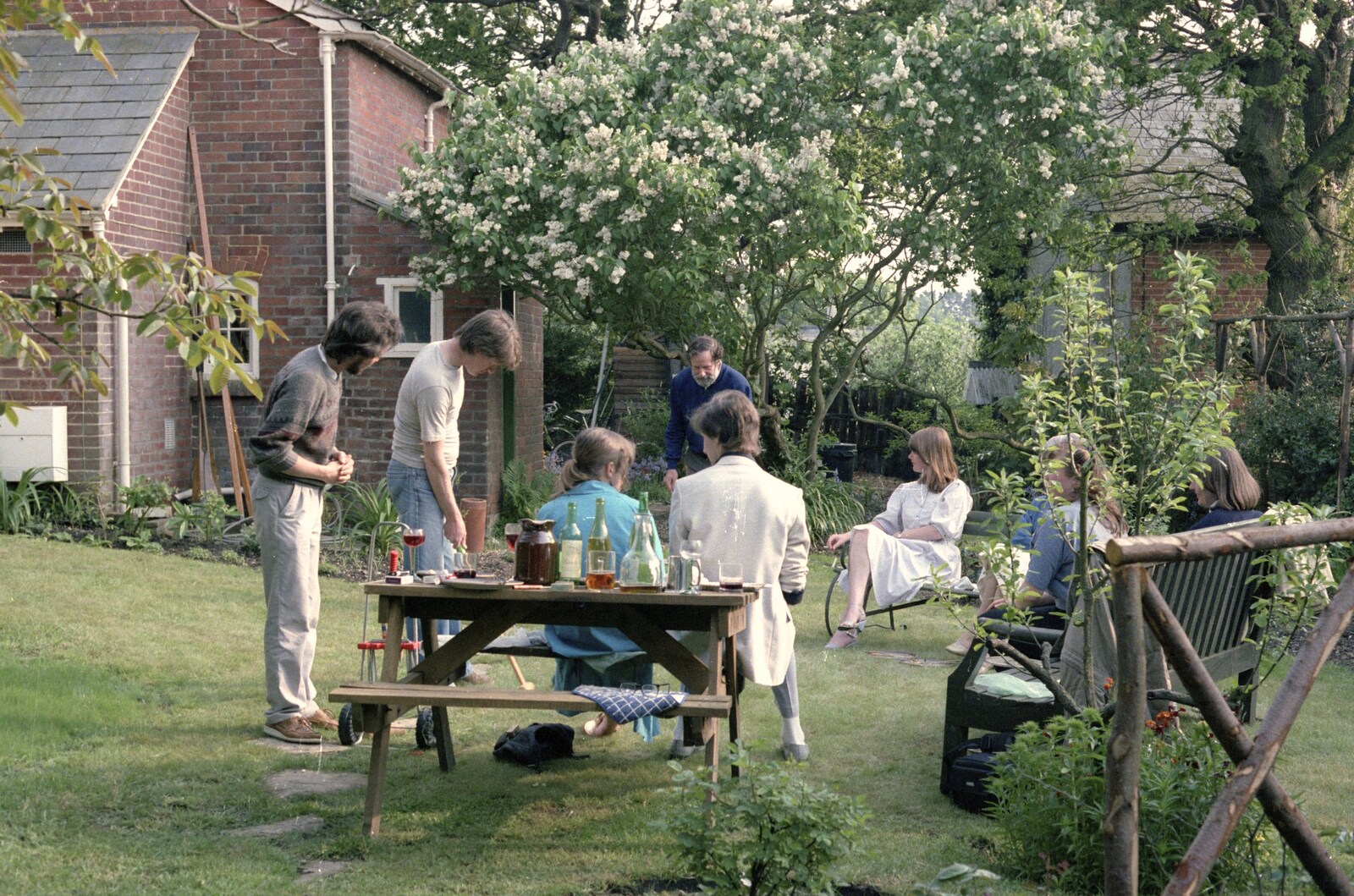 Nosher's 18th Birthday, Barton on Sea, Hampshire - 26th May 1985: Garden milling around