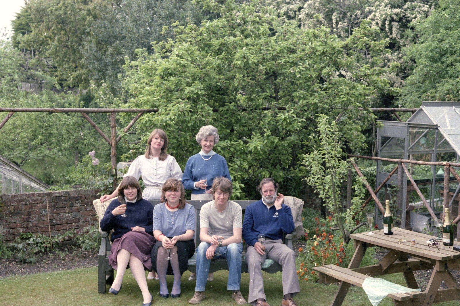 Nosher's 18th Birthday, Barton on Sea, Hampshire - 26th May 1985: Mother, Grandmother, Carloine, Sis, Neil and Andy