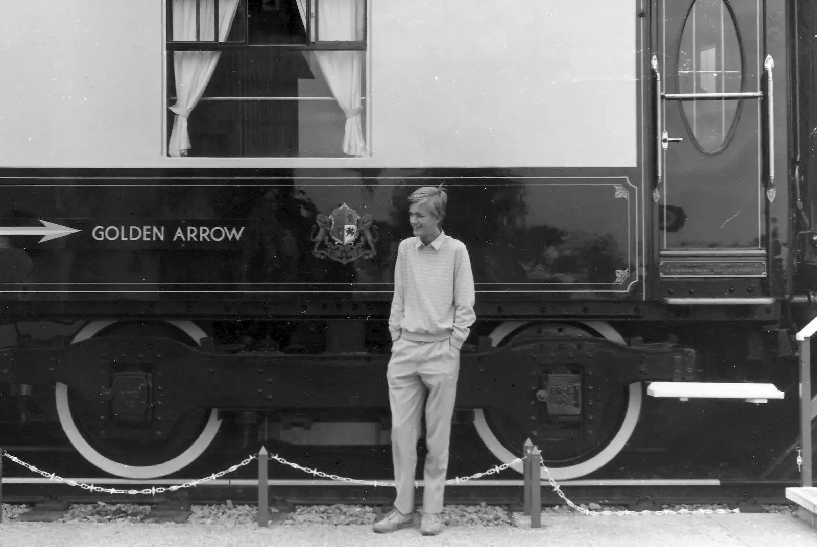 Nosher by a Pullman train at Beer Modelrama, from Phil's Birthday and Newlands Camping, Charmouth and Hordle, Dorset and Hampshire - 7th August 1985