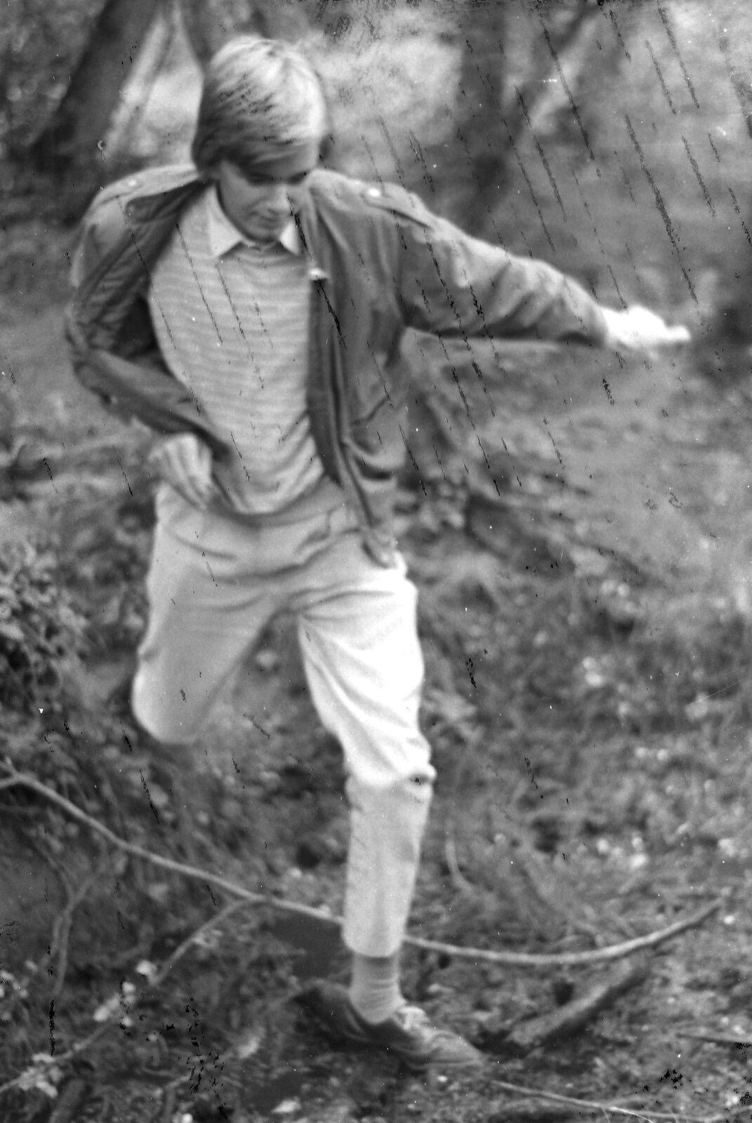 Nosher jumps around at Wootton Bridge from The New Forest Marathon and Other Randomness, New Milton, Hampshire - 15th September 1985
