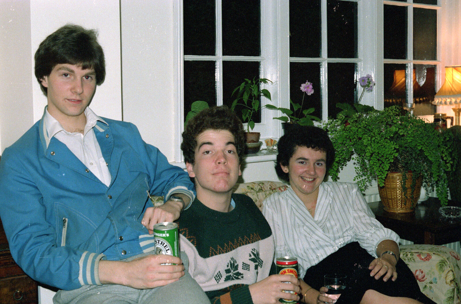 Sean, Jon and Liz in Ford Cottage from The Last Day of Term, and Leaving New Milton, Hampshire - 18th September 1985