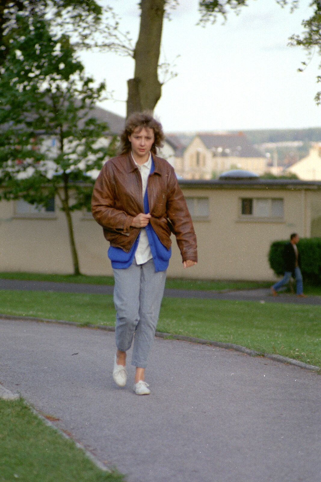Alison Flemming walks through Beaumont Park from Uni: A Central Park Fair and City Street Life, Plymouth - 20th October 1985