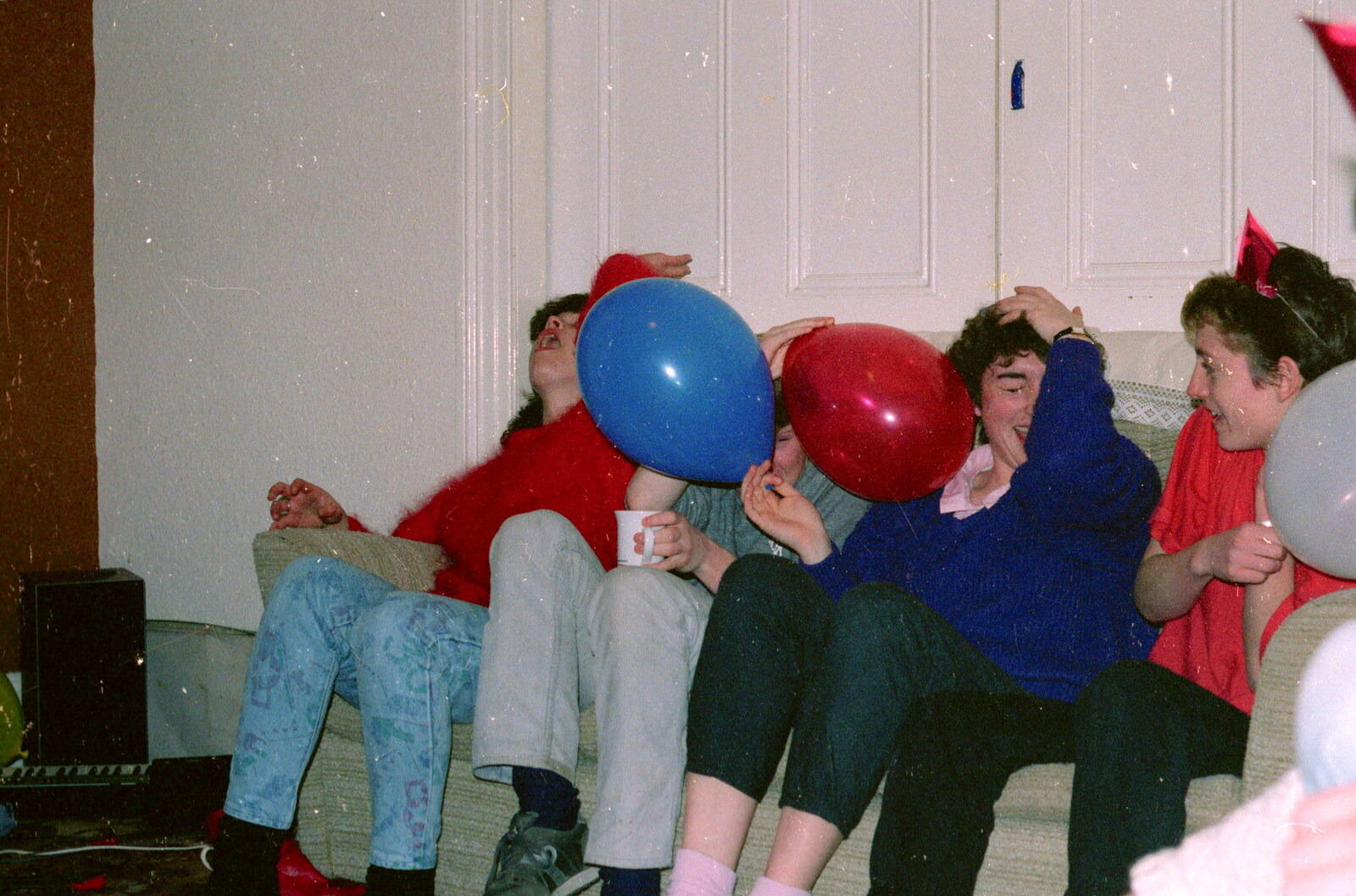 More sofa messing around from Uni: BABS Christmas Ball and a Beaumont Street Party, Plymouth - 16th December 1985