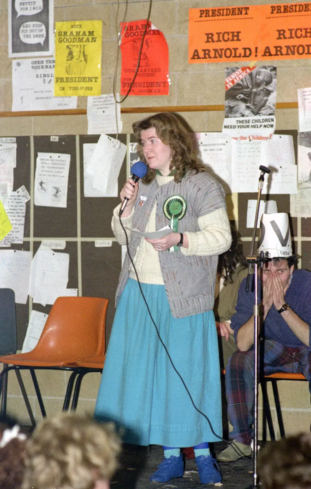 Jackie Young speaks as Dunwoody looks desperate, from Uni: PPSU Sabbatical Election Hustings, Plymouth - 28th January 1986